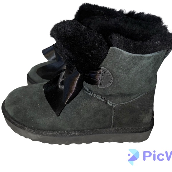 UGG Gita Bow Mini - Womens 6 - Picture 1 of 9